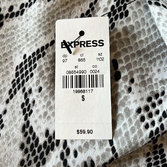 EXPRESS Snake Print Crop Long Sleeve Blouse Women’s S/P - Picture 7 of 7